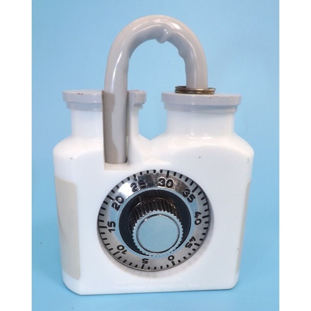 Pharmaceutical Promotional Combination Padlock - Zinacef Advertisement - Picture 3 of 8